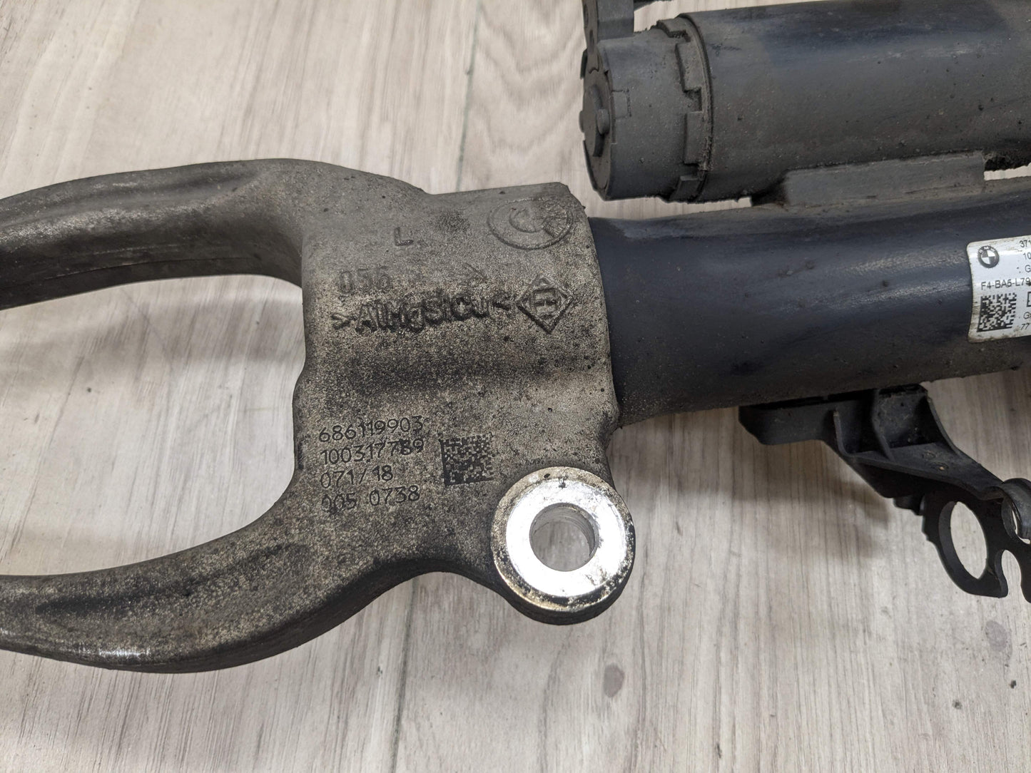 17-23 OEM BMW G30 M550iX Front Left Driver Spring Strut Shock Absorber VDC