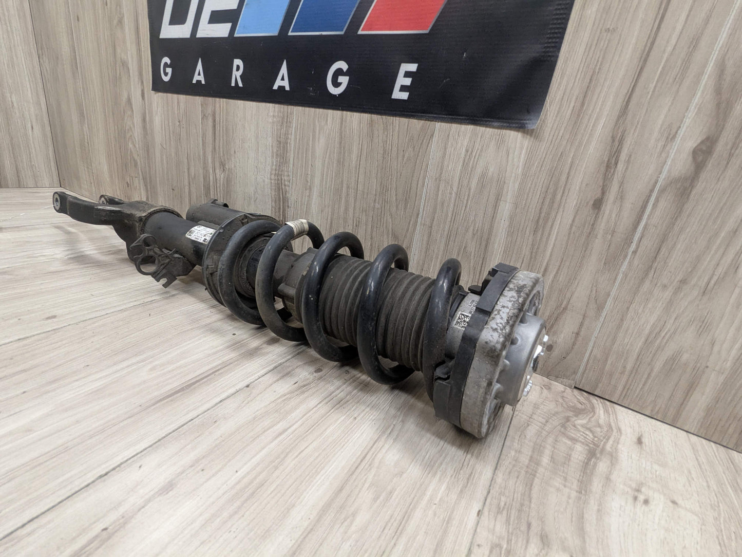 17-23 OEM BMW G30 M550iX Front Left Driver Spring Strut Shock Absorber VDC
