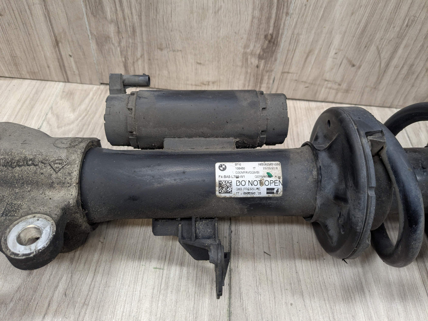 17-23 OEM BMW G30 M550iX Front Left Driver Spring Strut Shock Absorber VDC