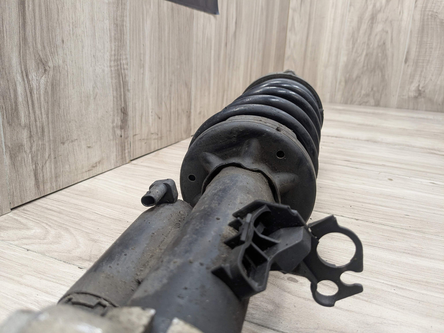 17-23 OEM BMW G30 M550iX Front Right Passenger Spring Strut Shock Absorber VDC