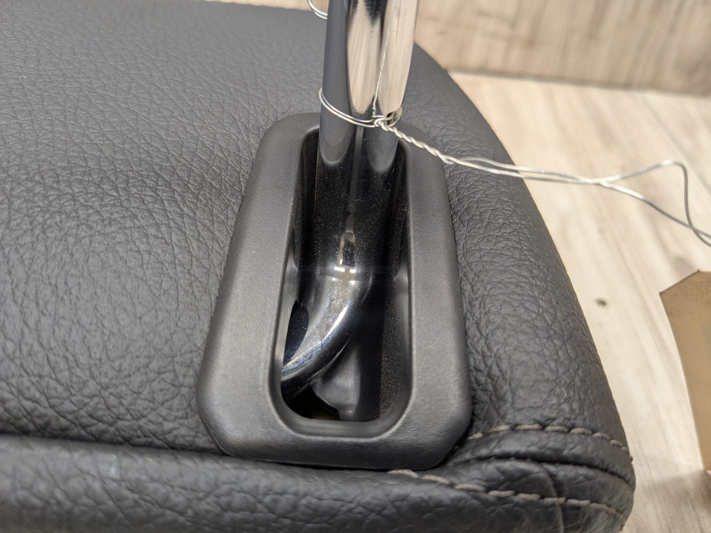 17-23 OEM BMW G30 530 540 M550 Rear Center Headrest Head Rest Black