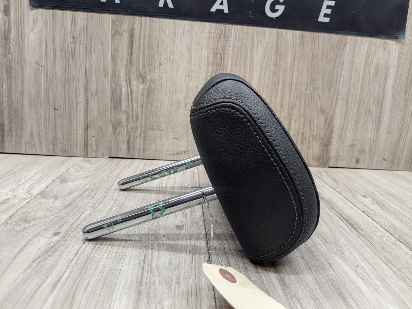 17-23 OEM BMW G30 530 540 M550 Rear Center Headrest Head Rest Black