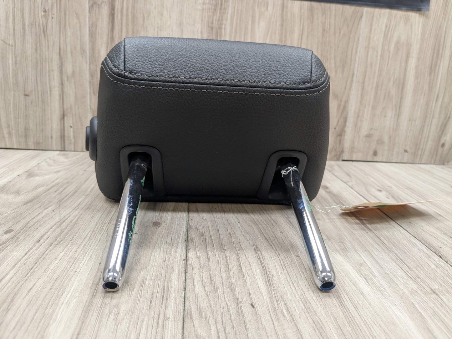 17-23 OEM BMW G30 530 540 M550 Rear Center Headrest Head Rest Black