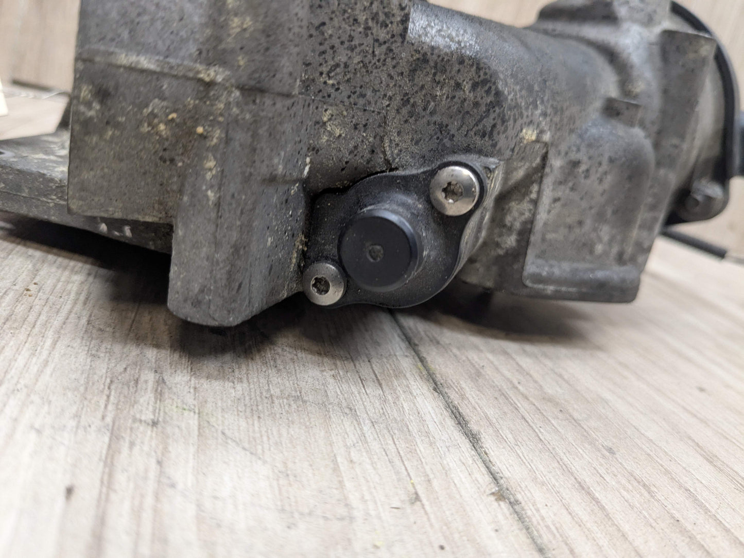 16-19 OEM BMW G12 G30 550 750 Engine N63 Water Pump Cooling Mechanical