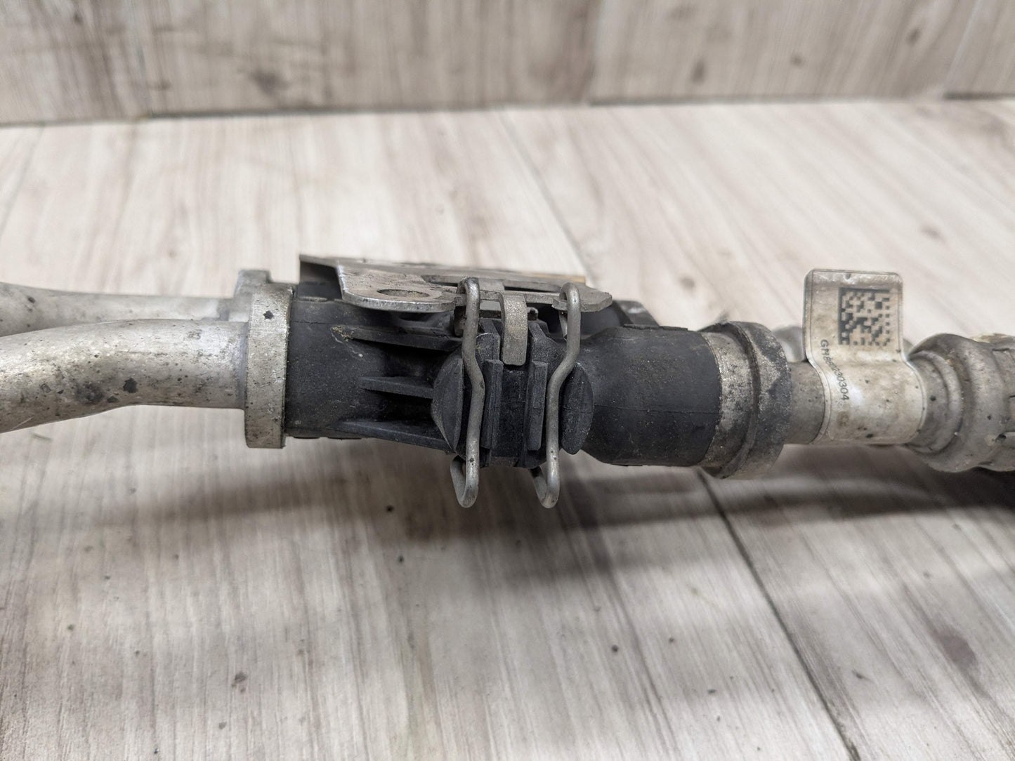 16-19 OEM BMW F90 M5 G12 750 G30 M550 Transmission Oil Cooler Line Inlet Outlet