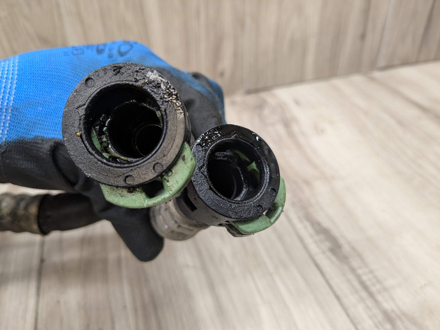 16-19 OEM BMW F90 M5 G12 750 G30 M550 Transmission Oil Cooler Line Inlet Outlet