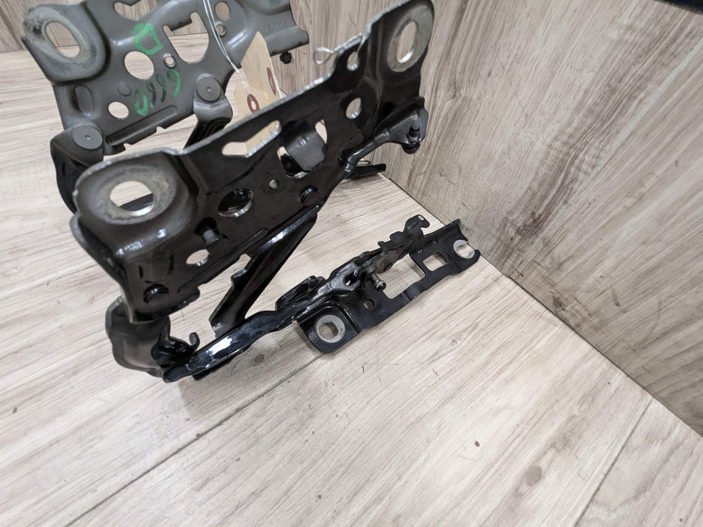 OEM BMW F90 F93 G12 G14 G15 G16 G30 M5 M8 Hood Bonnet Left Right Hood Hinges SET