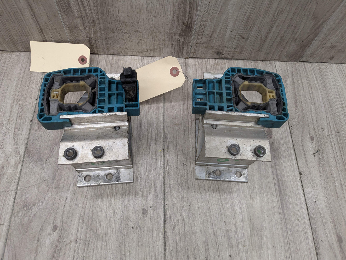 OEM BMW F90 F93 G11 G12 G16 G30 M5 Radiator Mount Support Bracket Left Right SET