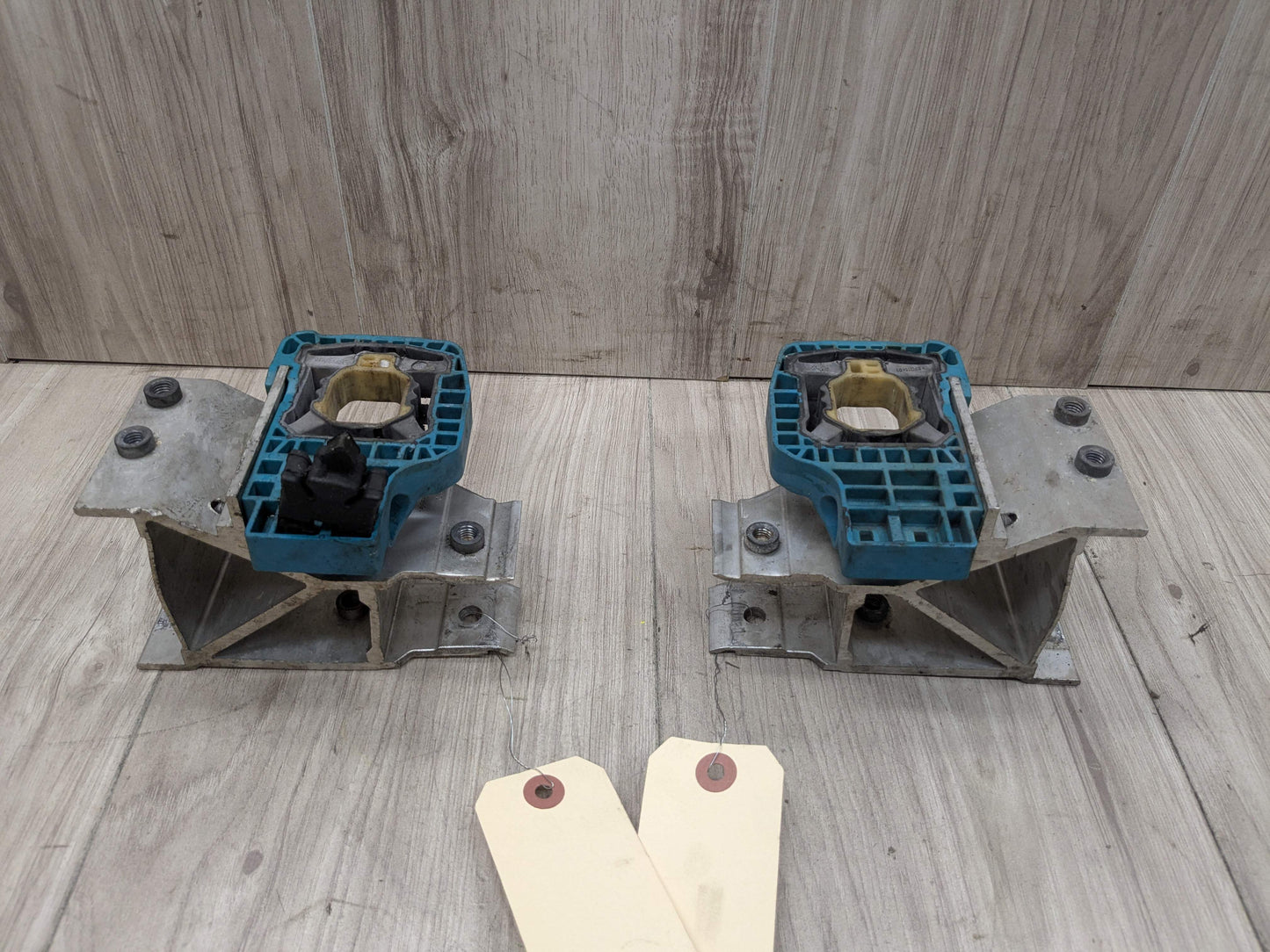 OEM BMW F90 F93 G11 G12 G16 G30 M5 Radiator Mount Support Bracket Left Right SET