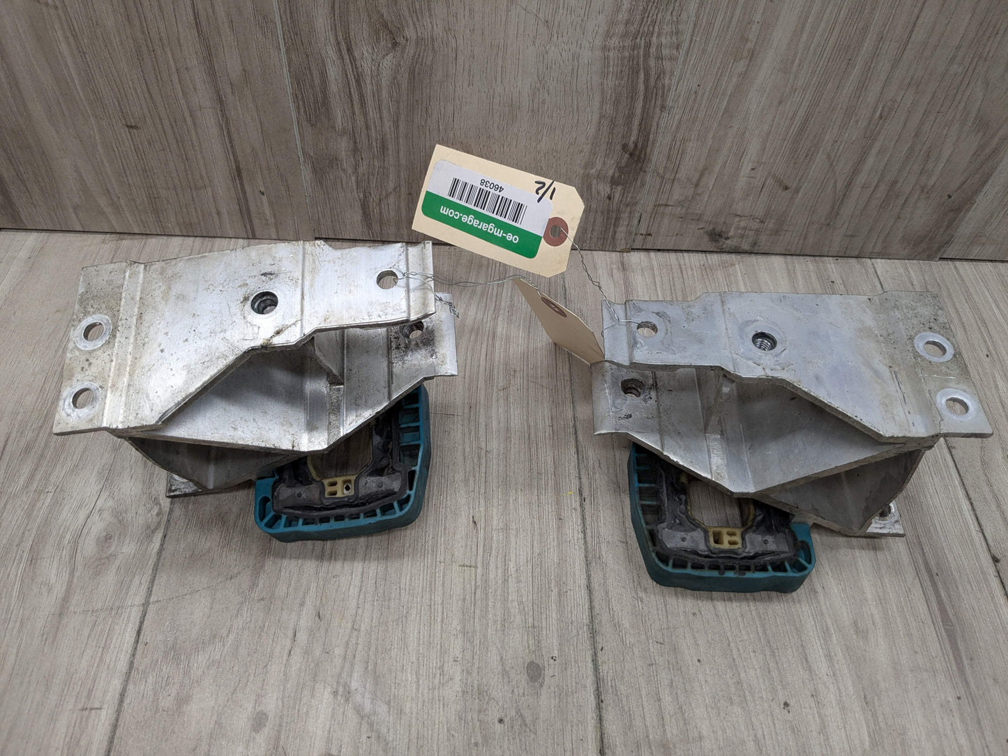 OEM BMW F90 F93 G11 G12 G16 G30 M5 Radiator Mount Support Bracket Left Right SET