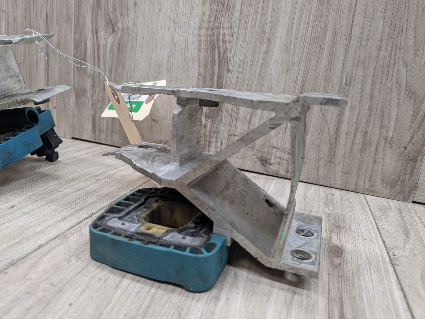 OEM BMW F90 F93 G11 G12 G16 G30 M5 Radiator Mount Support Bracket Left Right SET