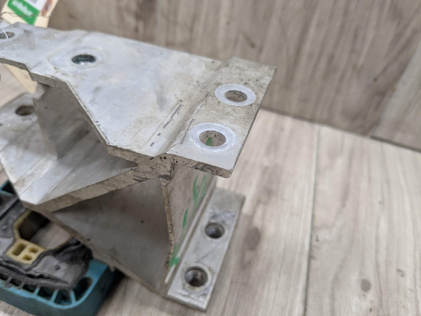 OEM BMW F90 F93 G11 G12 G16 G30 M5 Radiator Mount Support Bracket Left Right SET