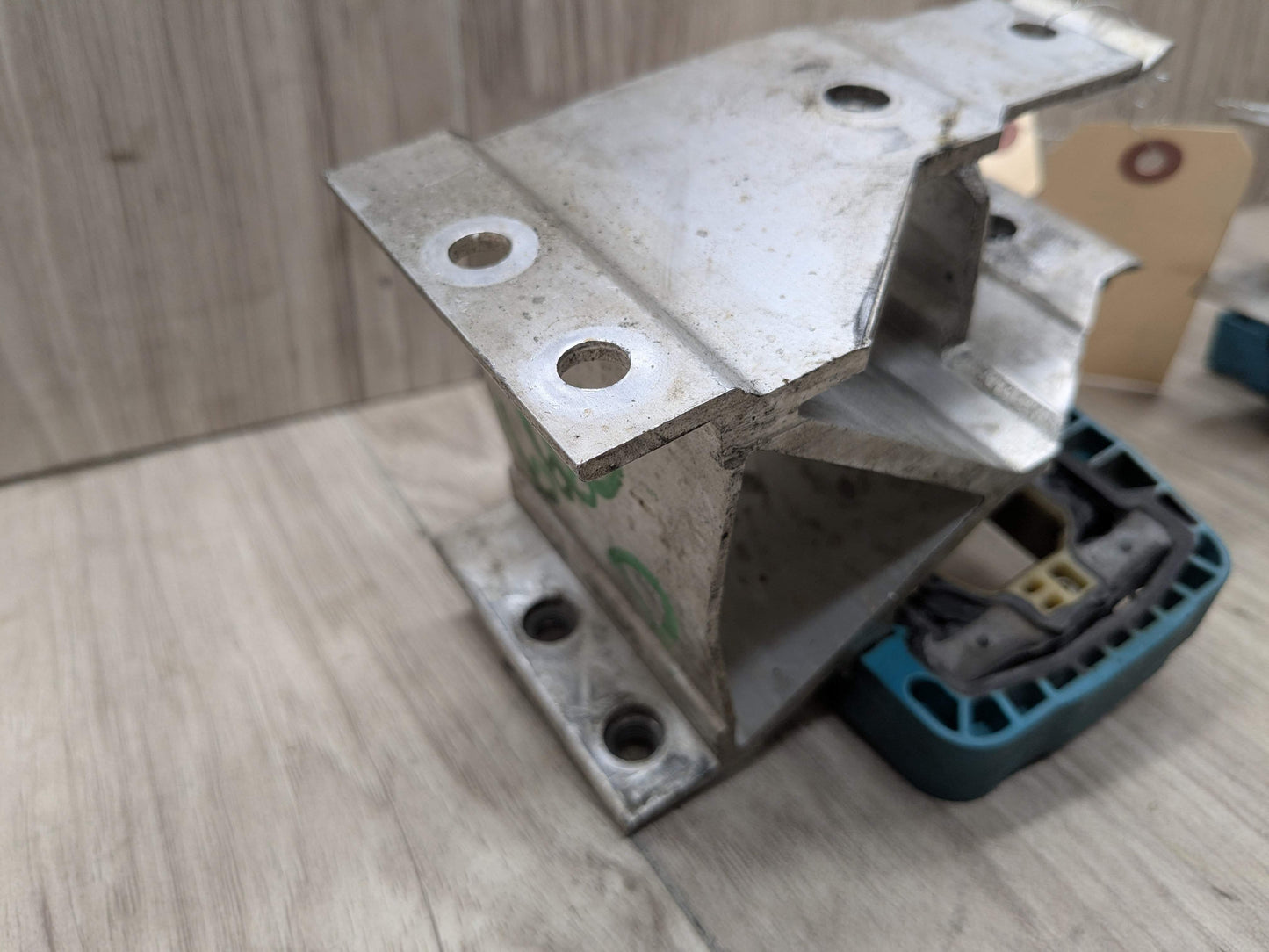 OEM BMW F90 F93 G11 G12 G16 G30 M5 Radiator Mount Support Bracket Left Right SET