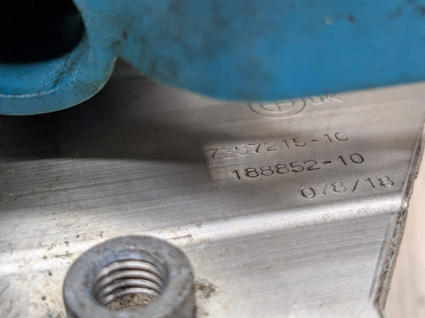 OEM BMW F90 F93 G11 G12 G16 G30 M5 Radiator Mount Support Bracket Left Right SET