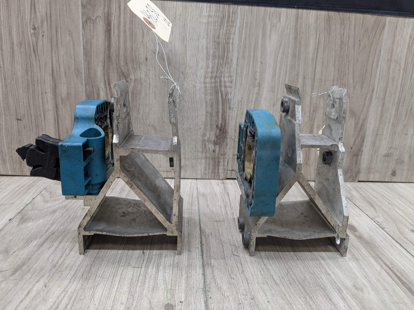 OEM BMW F90 F93 G11 G12 G16 G30 M5 Radiator Mount Support Bracket Left Right SET