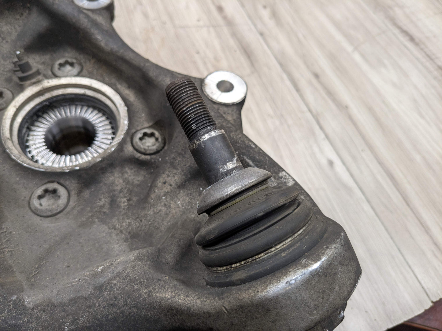 OEM BMW G30 530 540 M550 AWD Front Right Passenger Hub Spindle Knuckle Bearing