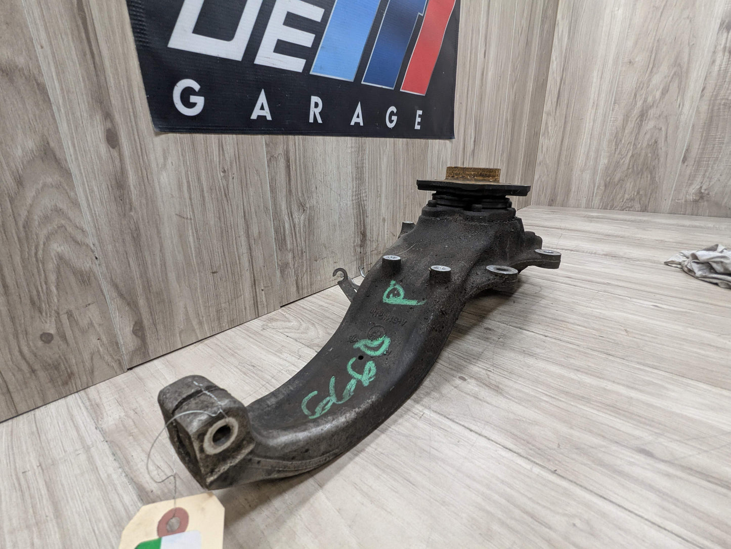 OEM BMW G30 530 540 M550 AWD Front Right Passenger Hub Spindle Knuckle Bearing