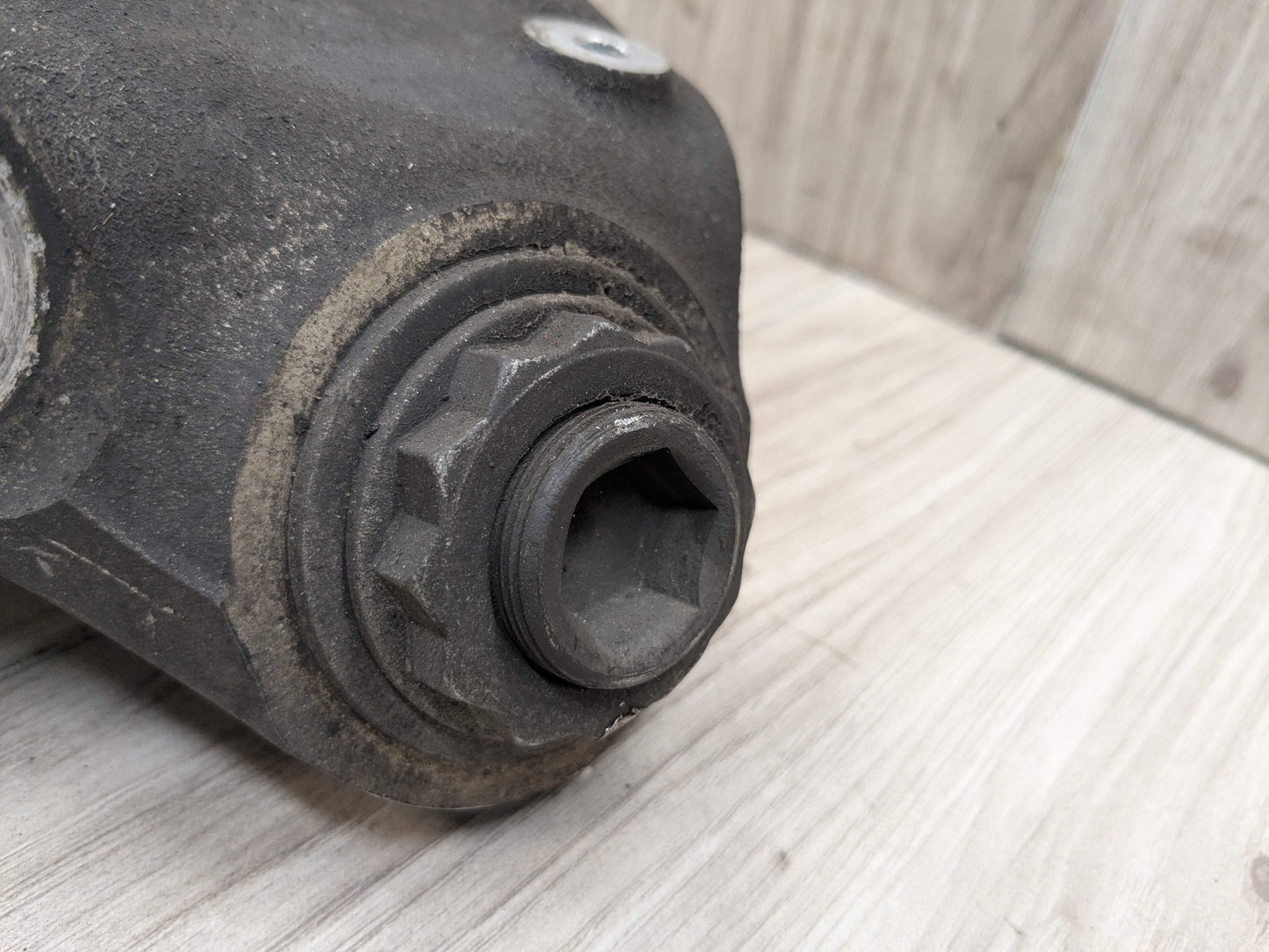 OEM BMW G30 530 540 M550 AWD Front Left Driver Hub Spindle Knuckle Wheel Bearing