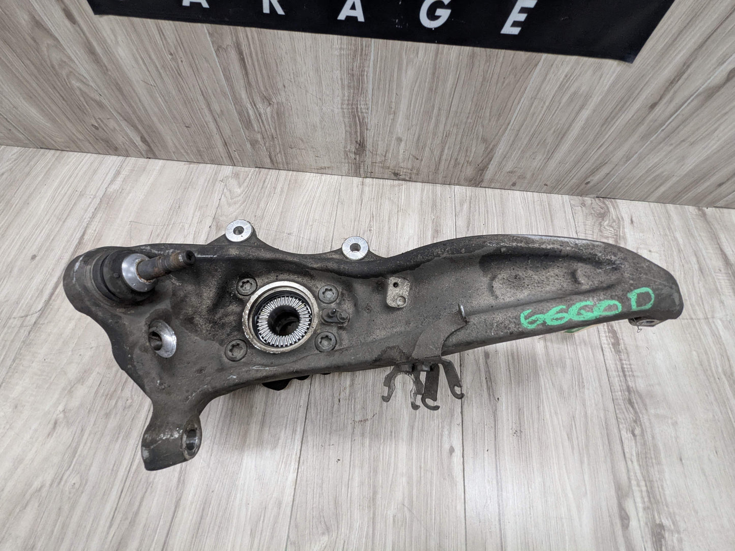 OEM BMW G30 530 540 M550 AWD Front Left Driver Hub Spindle Knuckle Wheel Bearing