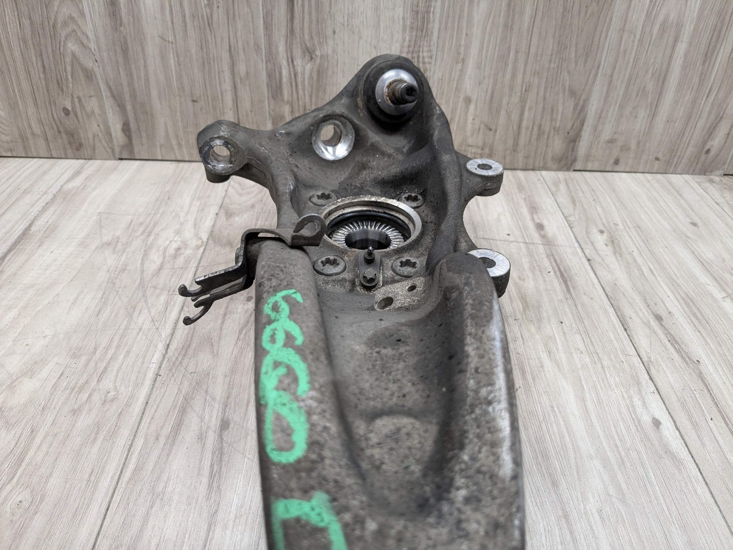 OEM BMW G30 530 540 M550 AWD Front Left Driver Hub Spindle Knuckle Wheel Bearing