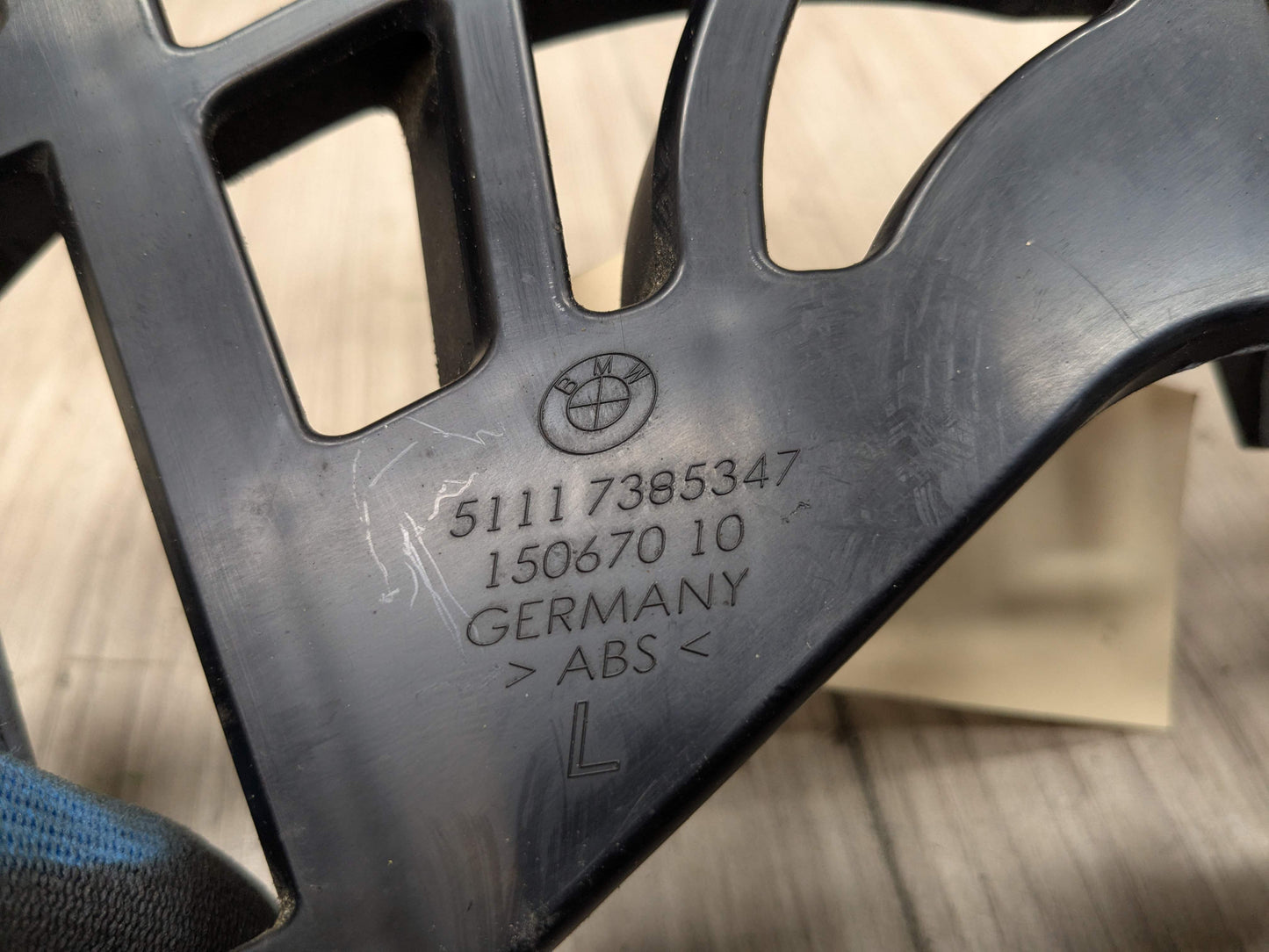 17-23 OEM BMW G30 530 540 Front Bumper Left Driver Side Bracket Support