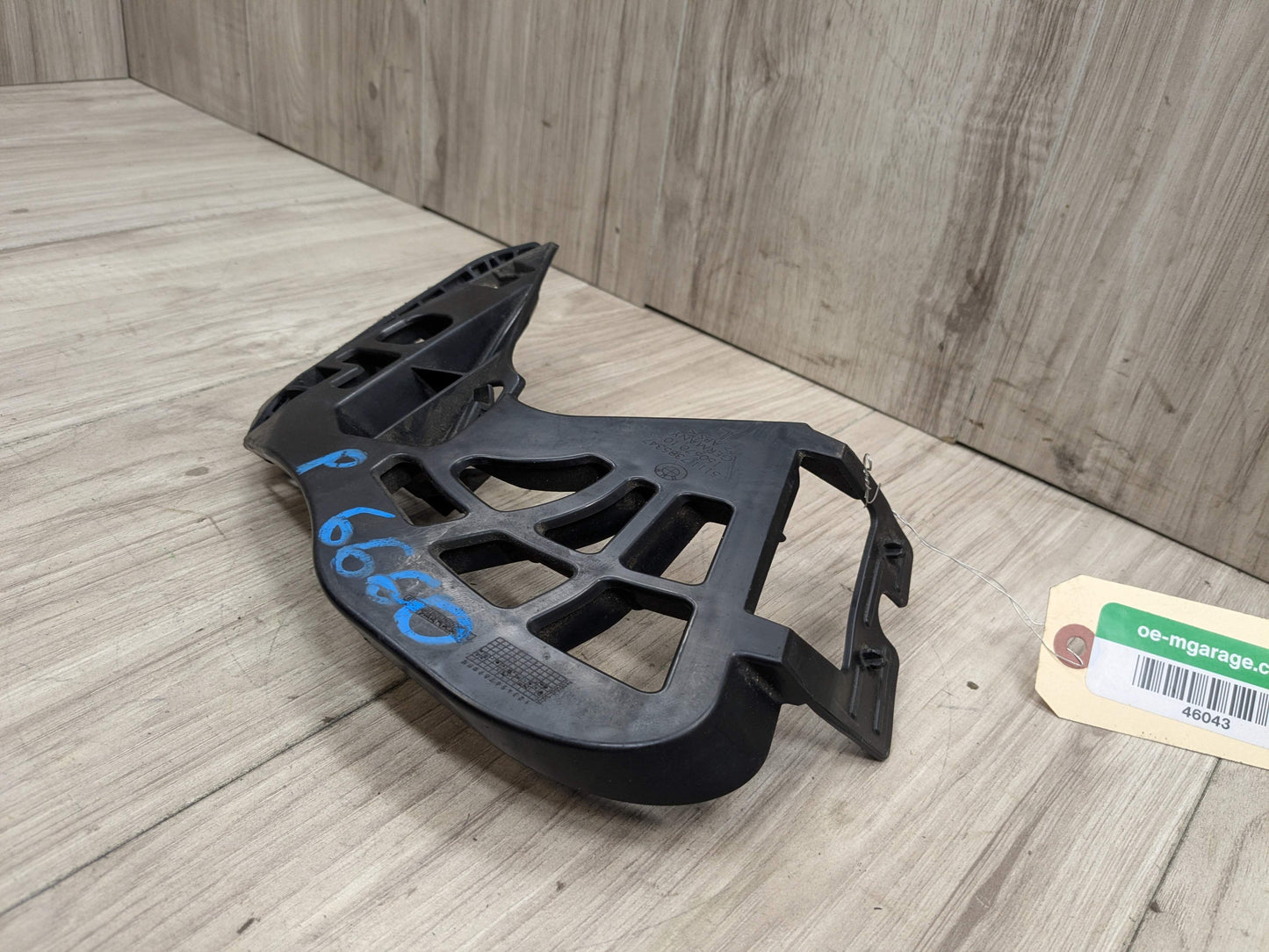 17-23 OEM BMW G30 530 540 Front Bumper Left Driver Side Bracket Support