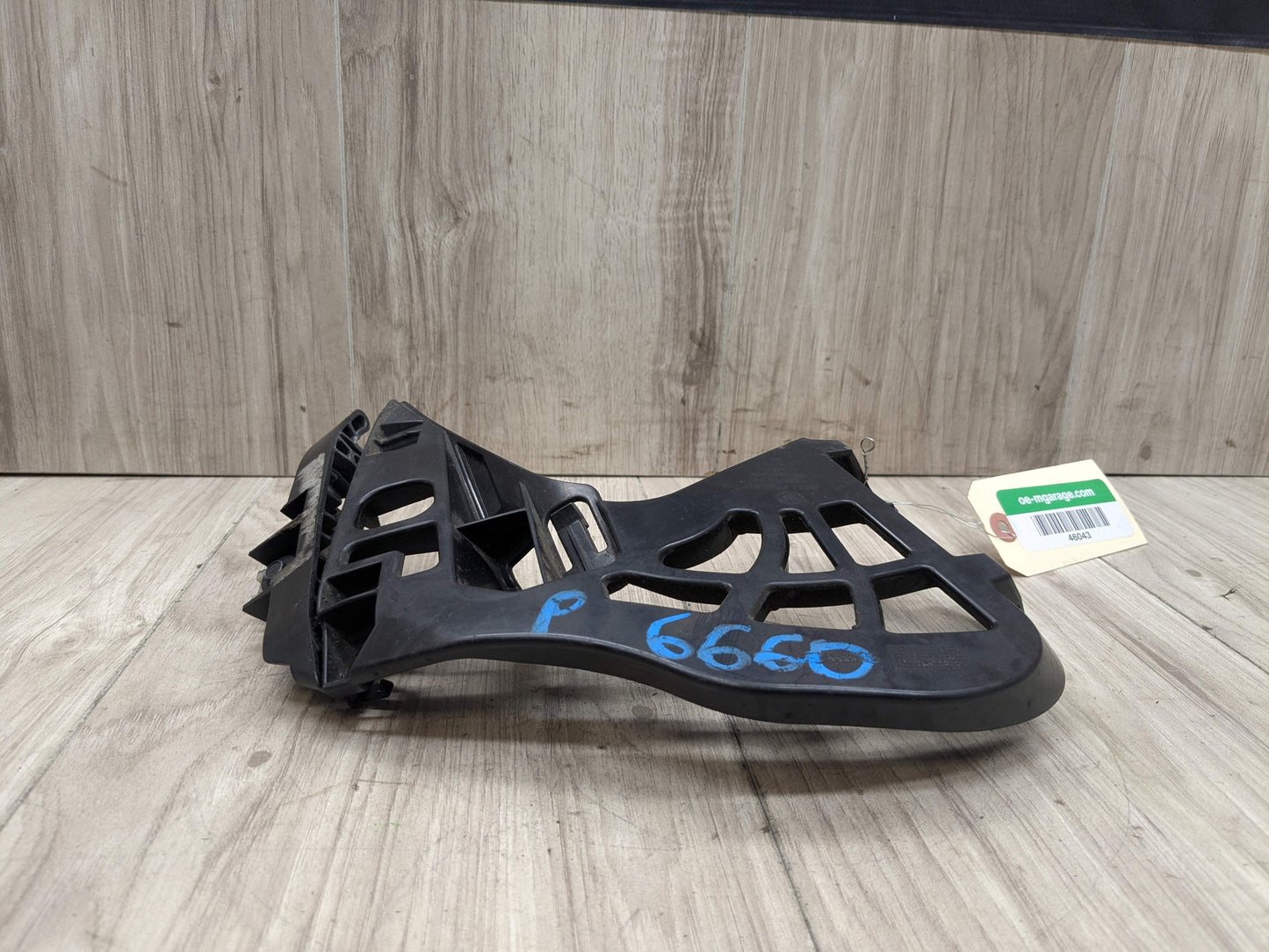 17-23 OEM BMW G30 530 540 Front Bumper Left Driver Side Bracket Support