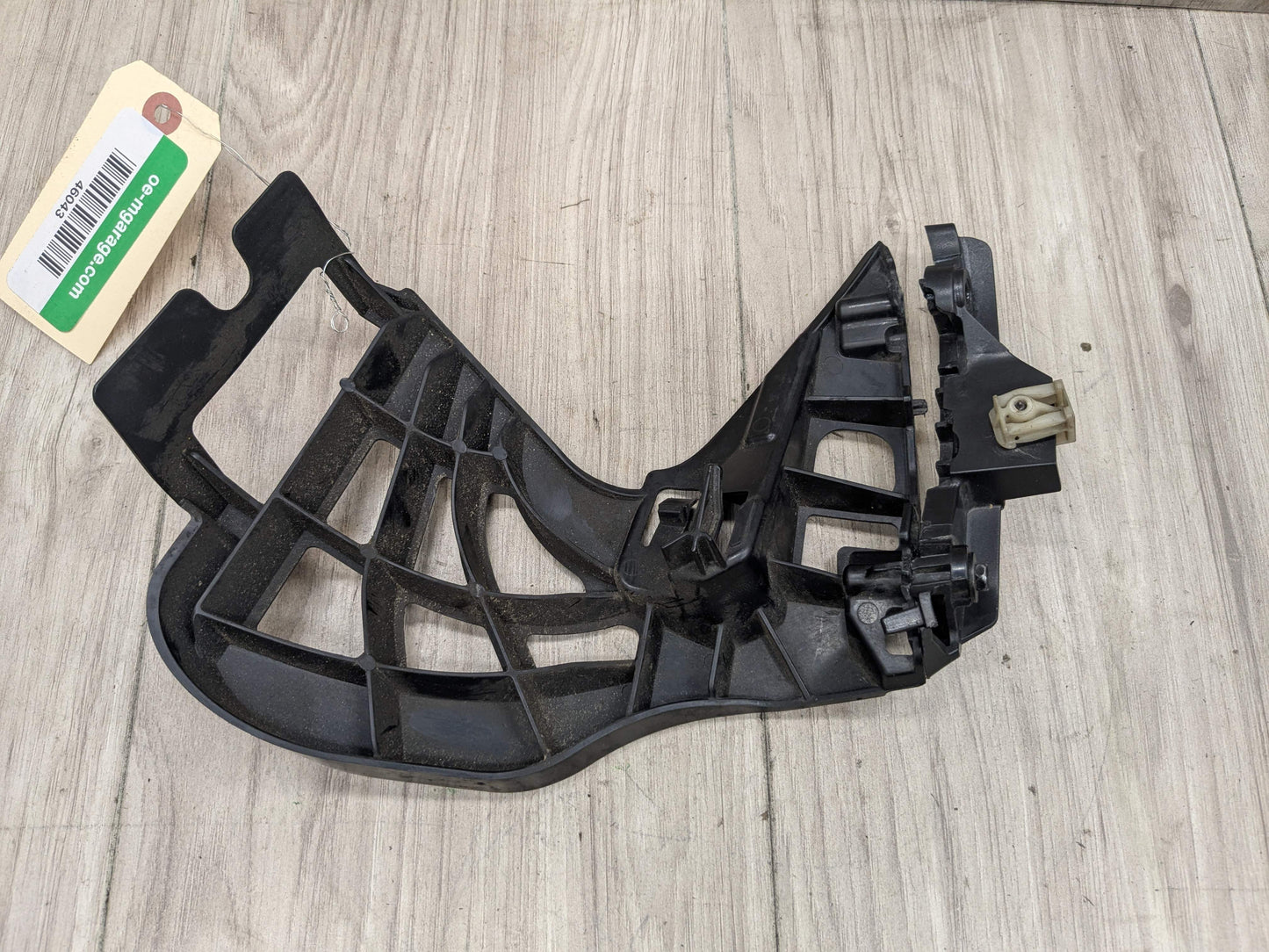 17-23 OEM BMW G30 530 540 Front Bumper Left Driver Side Bracket Support