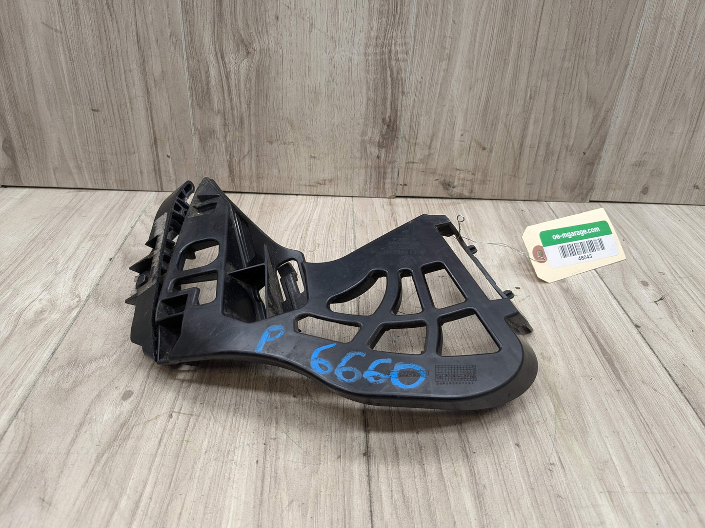 17-23 OEM BMW G30 530 540 Front Bumper Left Driver Side Bracket Support