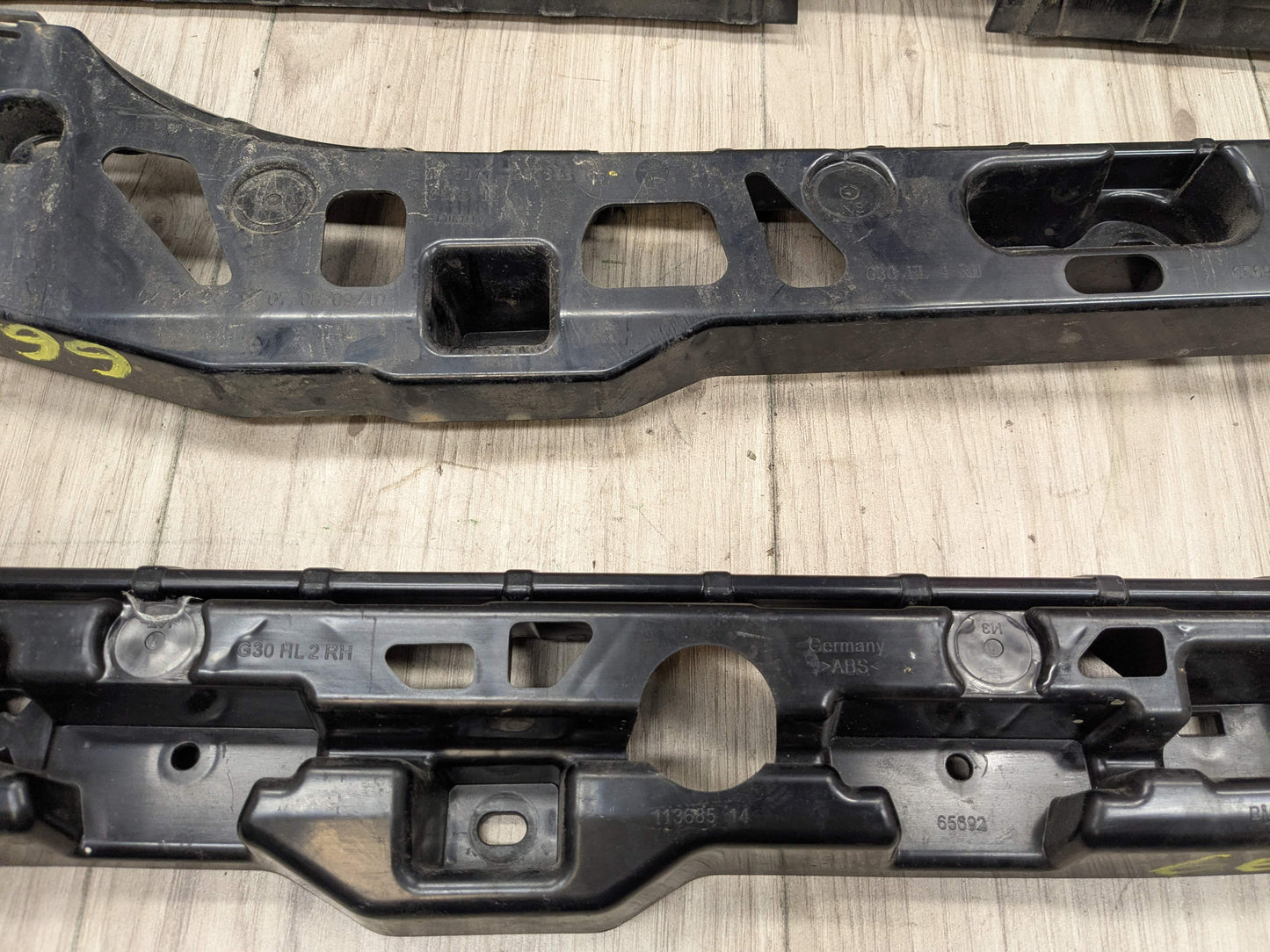 17-23 OEM BMW G30 F90 M5 Right Passenger Side Skirt Rocker Panel Bracket SET