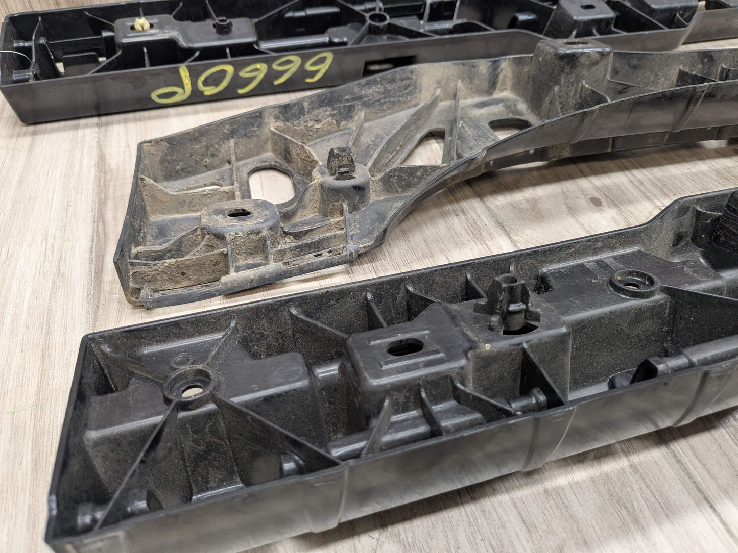 17-23 OEM BMW G30 F90 M5 Right Passenger Side Skirt Rocker Panel Bracket SET