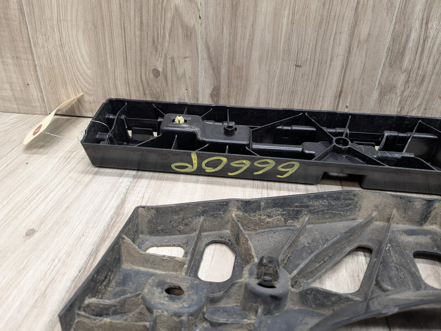 17-23 OEM BMW G30 F90 M5 Right Passenger Side Skirt Rocker Panel Bracket SET