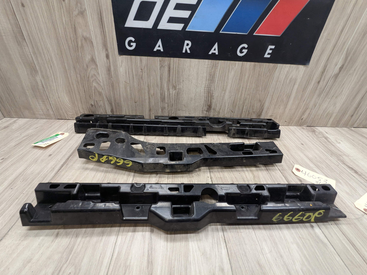 17-23 OEM BMW G30 F90 M5 Right Passenger Side Skirt Rocker Panel Bracket SET