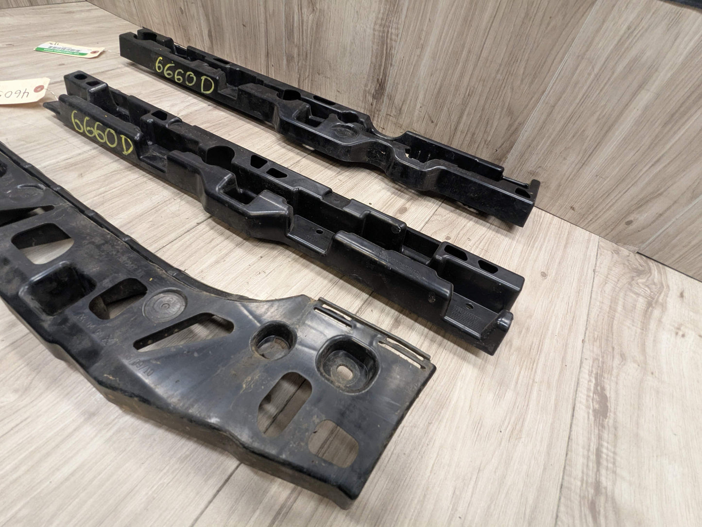 17-23 OEM BMW G30 F90 M5 Left Driver Side Skirt Rocker Panel Bracket SET