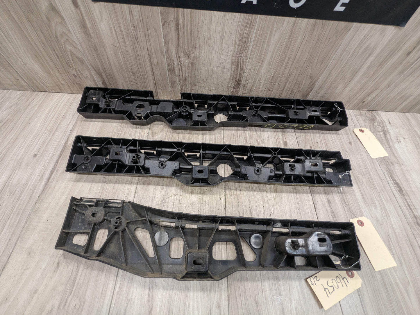 17-23 OEM BMW G30 F90 M5 Left Driver Side Skirt Rocker Panel Bracket SET