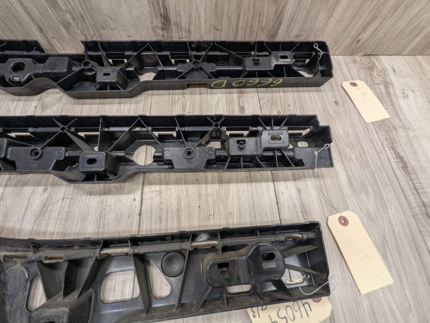 17-23 OEM BMW G30 F90 M5 Left Driver Side Skirt Rocker Panel Bracket SET