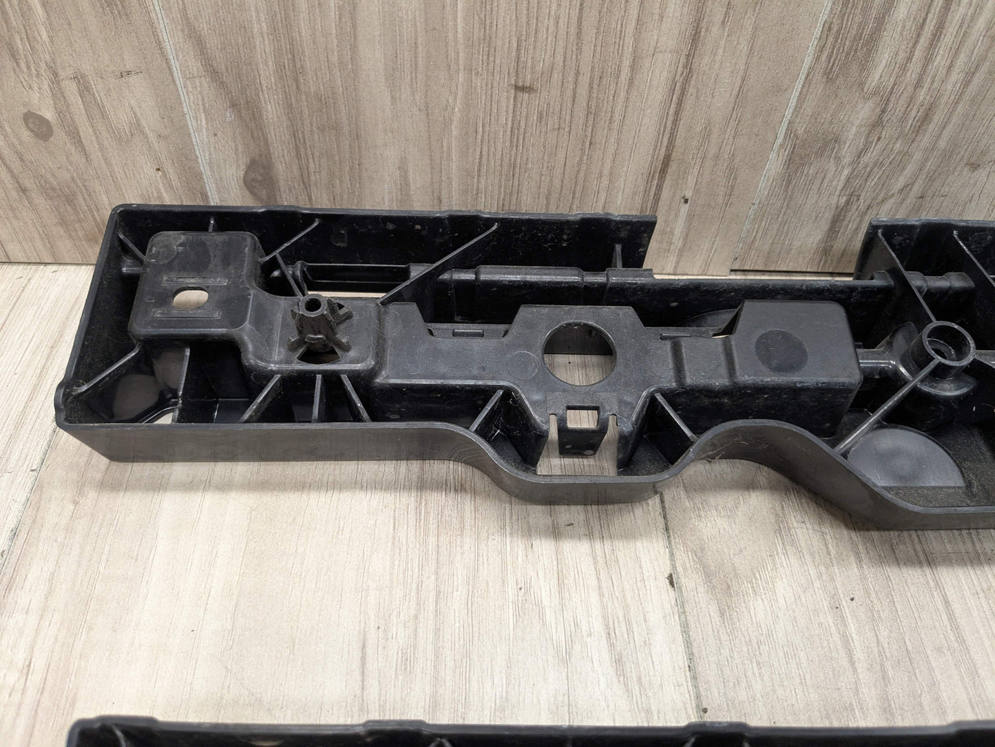 17-23 OEM BMW G30 F90 M5 Left Driver Side Skirt Rocker Panel Bracket SET