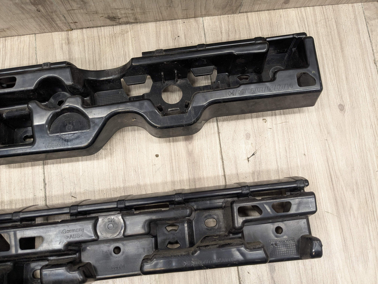 17-23 OEM BMW G30 F90 M5 Left Driver Side Skirt Rocker Panel Bracket SET