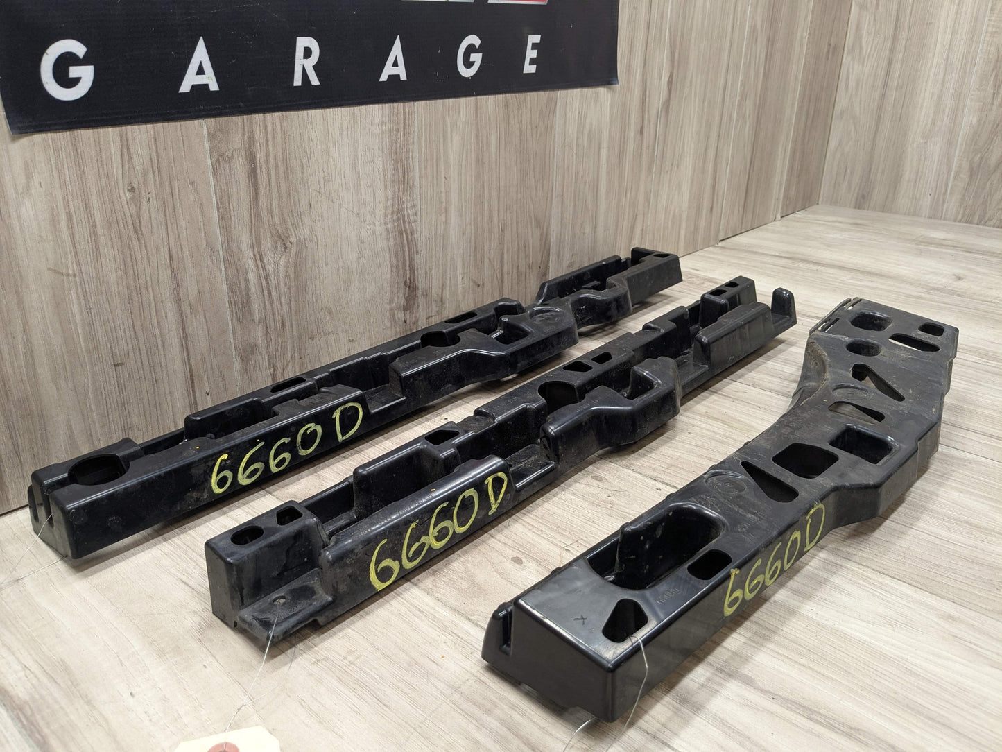 17-23 OEM BMW G30 F90 M5 Left Driver Side Skirt Rocker Panel Bracket SET