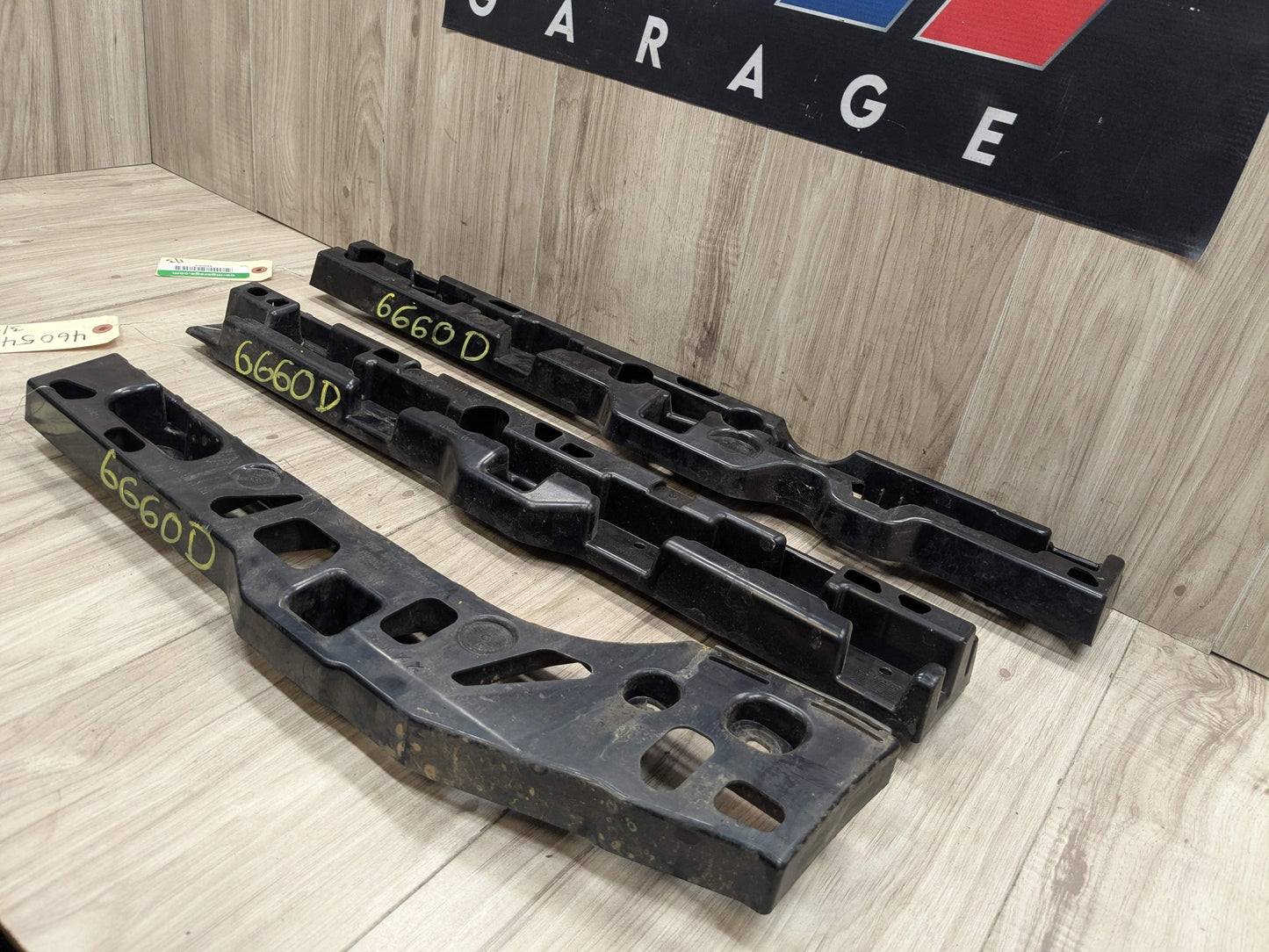 17-23 OEM BMW G30 F90 M5 Left Driver Side Skirt Rocker Panel Bracket SET