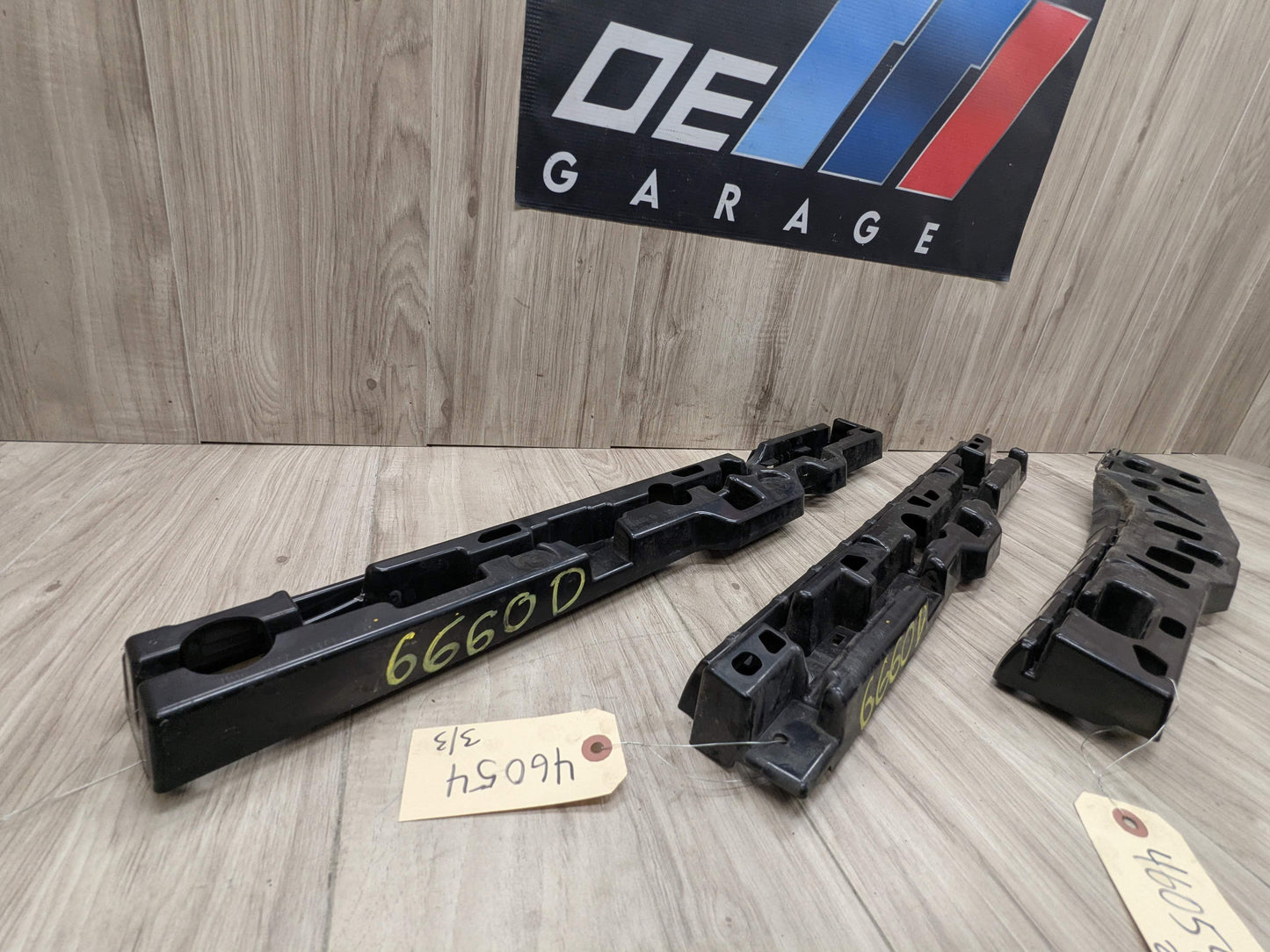 17-23 OEM BMW G30 F90 M5 Left Driver Side Skirt Rocker Panel Bracket SET