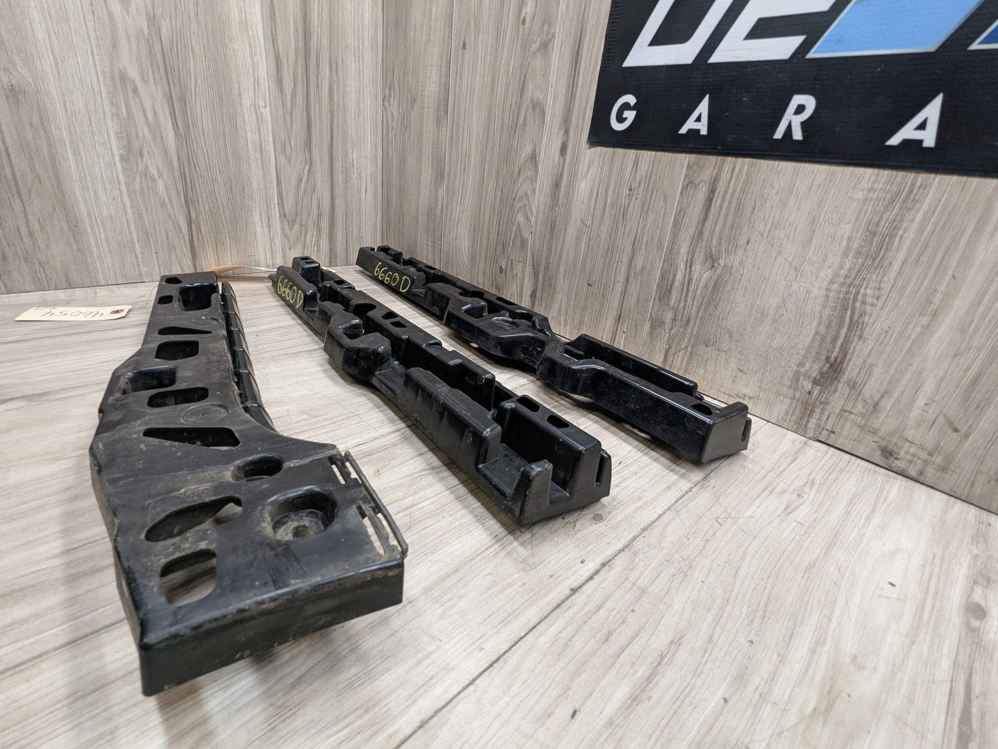 17-23 OEM BMW G30 F90 M5 Left Driver Side Skirt Rocker Panel Bracket SET