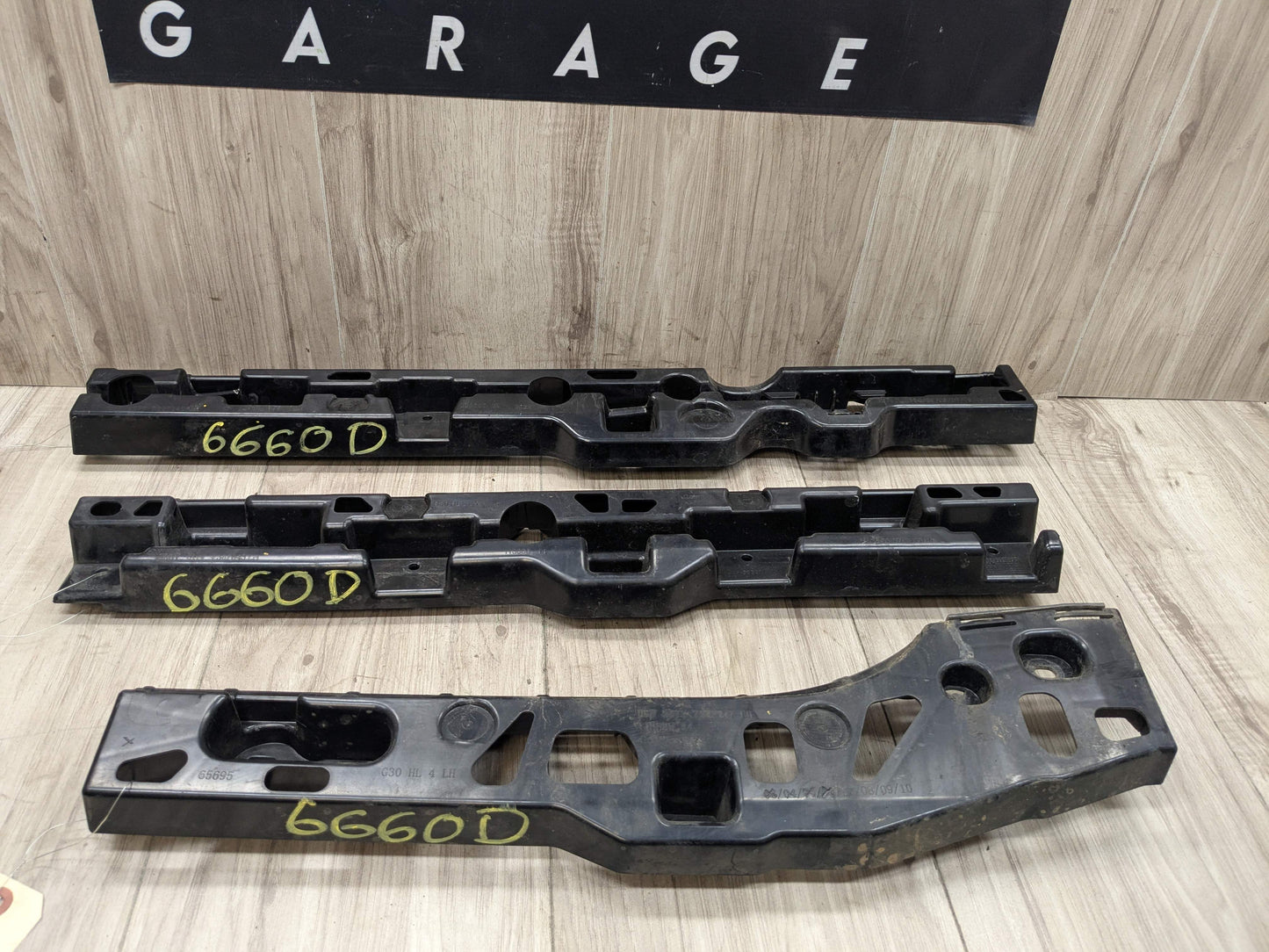 17-23 OEM BMW G30 F90 M5 Left Driver Side Skirt Rocker Panel Bracket SET