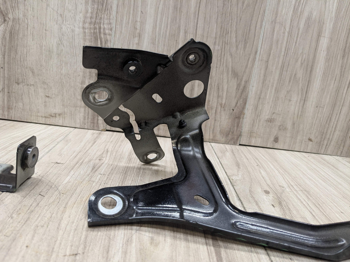 OEM BMW F90 G30 530 540 M550 M5 Front Left Driver Fender Wing Holder Bracket SET