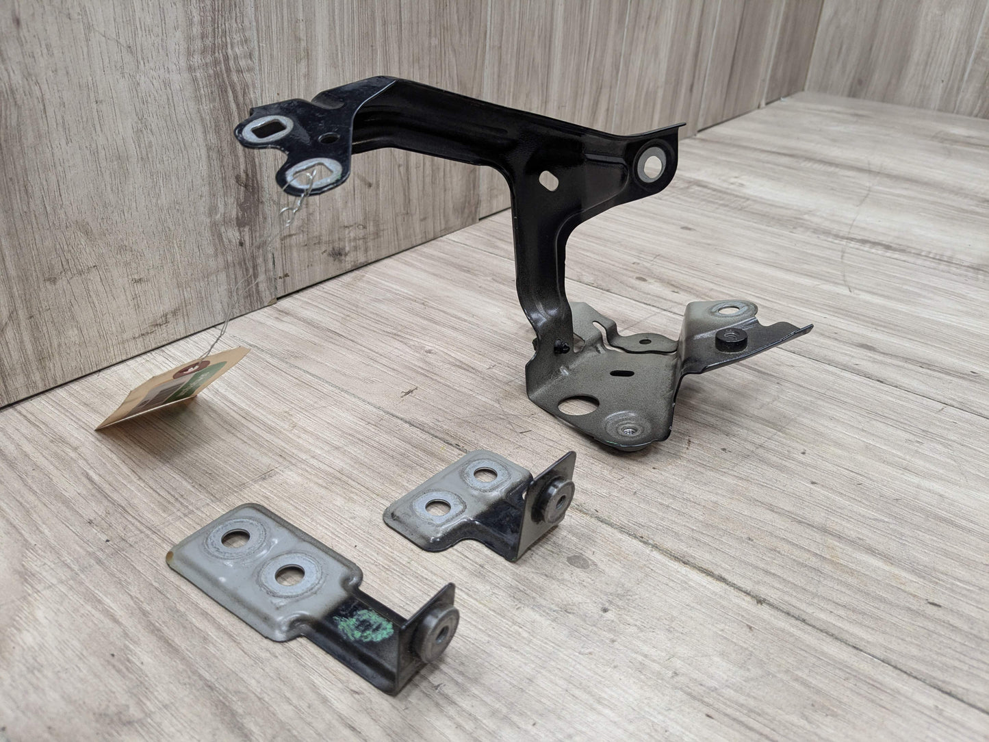 OEM BMW F90 G30 530 540 M550 M5 Front Left Driver Fender Wing Holder Bracket SET