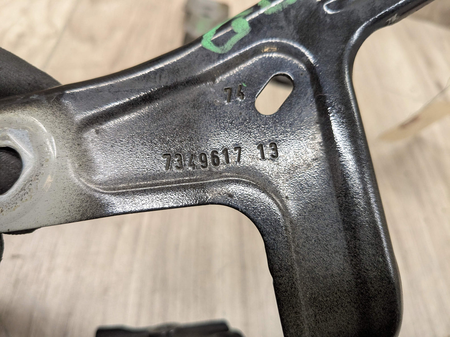 OEM BMW F90 G30 530 540 M550 M5 Front Left Driver Fender Wing Holder Bracket SET