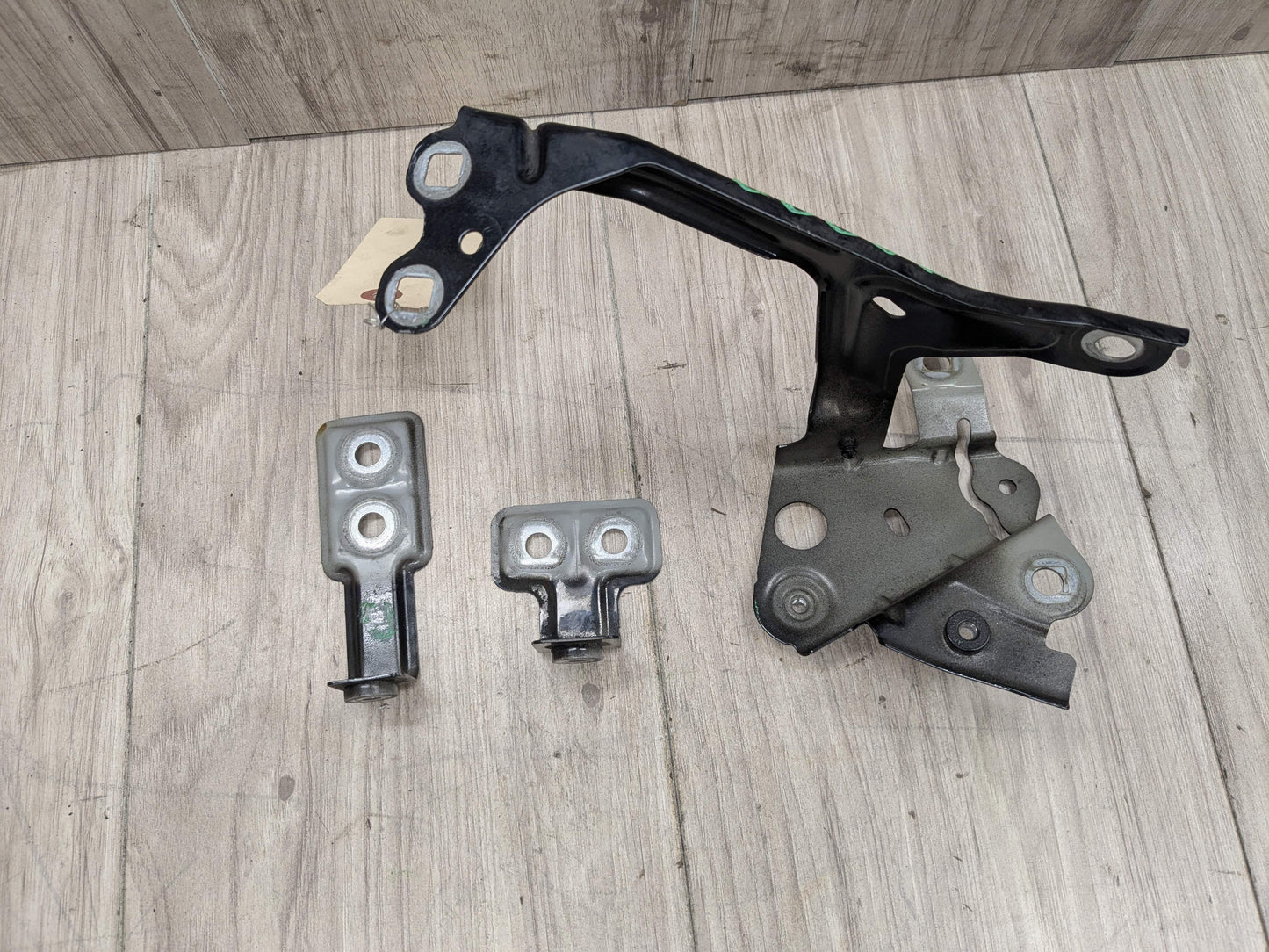 OEM BMW F90 G30 530 540 M550 M5 Front Left Driver Fender Wing Holder Bracket SET