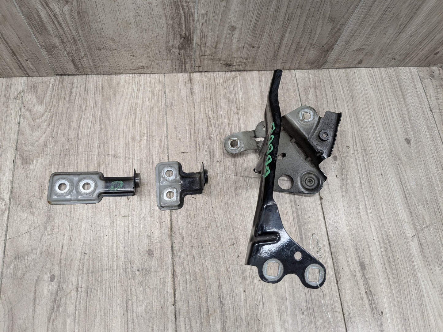 OEM BMW F90 G30 530 540 M550 M5 Front Left Driver Fender Wing Holder Bracket SET