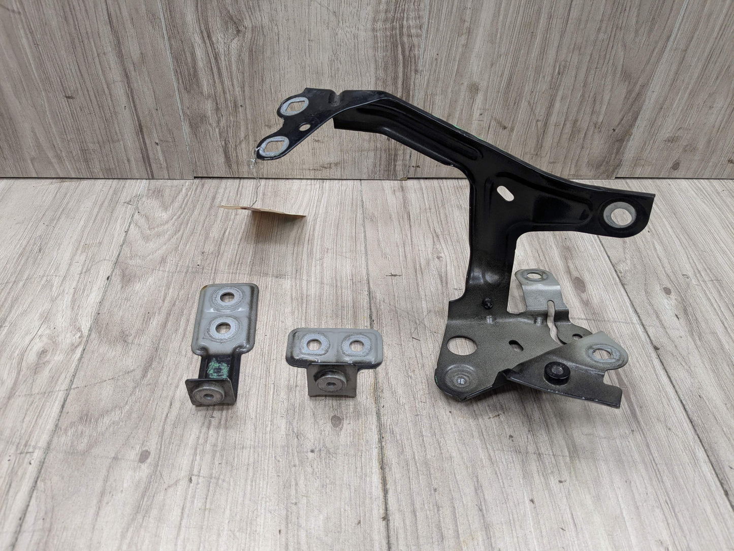 OEM BMW F90 G30 530 540 M550 M5 Front Left Driver Fender Wing Holder Bracket SET