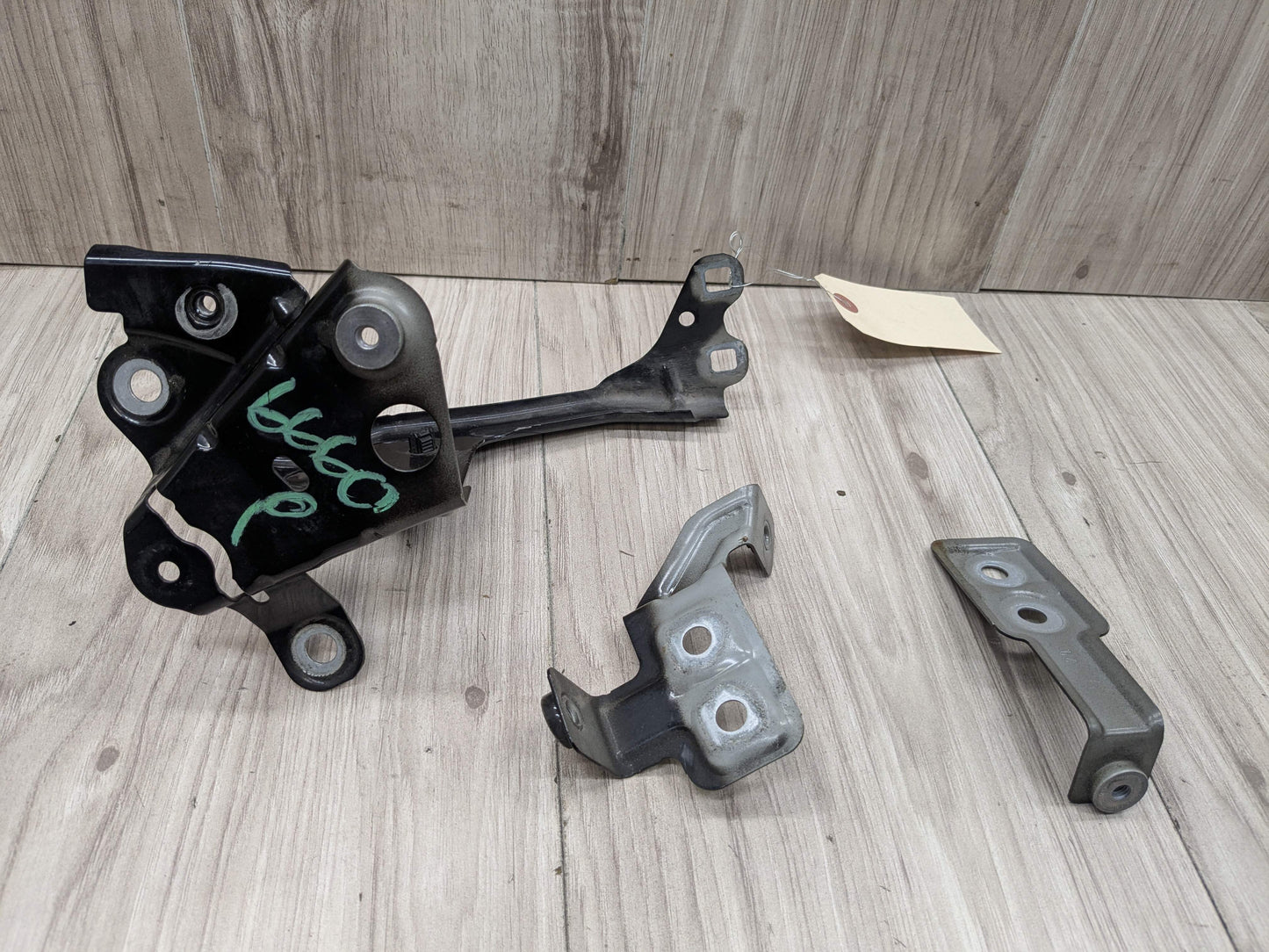 OEM BMW F90 G30 530 540 M550 M5 Front Right Passengers Fender Holder Bracket SET